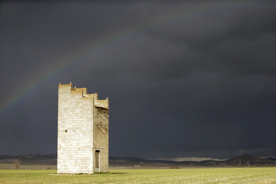 TORMENTA LLUVIA. ARCO IRIS. BELLO. TERUEL. ARAGÓN.